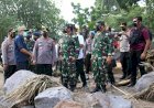 Tinjau-NTT,-Panglima-dan-Kapolri-Fokuskan-Evakuasi-Korban-dan-Kirim-Bantuan