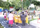 Polisi-Sahabat-Anak,-Unit-Dikyasa-Sat-Lantas-Polres-Sikka-Ajarkan-Materi-SALUD-(Sadar-Lalu-Lintas-Usia-Dini)