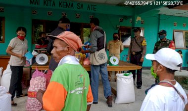 Gelar-Pasar-Murah-Di-Kecamatan-Paga-Bhabinkamtibmas-Lakukan-Pengamanan