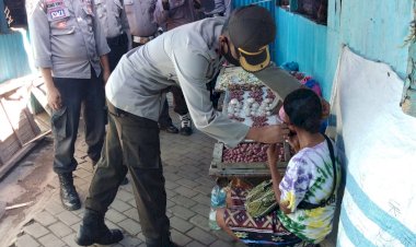 Personil-Gabungan-Staf-Polres-Sikka-Lakukan-Patroli-Dan-Himbauan-Cegah-Covid-19