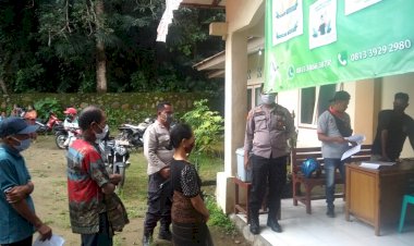 Lakukan-Pengamanan-Pembagian-BLT,-Aipda-Dewa-:-Budayakan-Mengantri