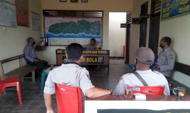 Kunjungi-Polsek-Bola,-Kapolres-Sikka-:-Jaga-Kesehatan-Di-Tengah-Pandemi-Covid-19
