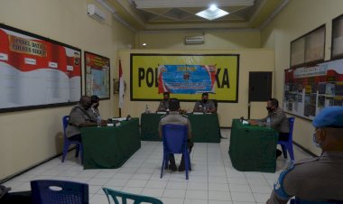 Sie-Propam-Polres-Sikka-Lakukan-Sidang-Disiplin-Terhadap-Salah-Seorang-Personilnya