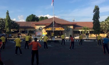 Jumat-Sehat,-Wakapolres-Sikka-Pimpin-Olahraga-Pagi