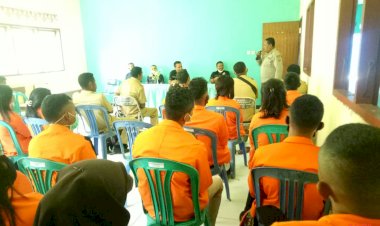 Kapolsek-Paga-Hadiri-Acara-Penerimaan-Mahasiswa-KKN-Di-Kec.-Tanawawo