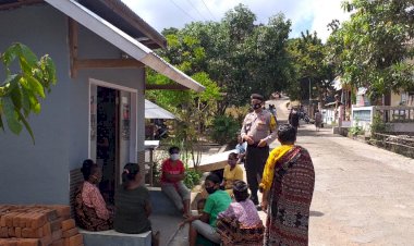 Tatanan-Adaptasi-Kebiasaan-Baru,-Bhabinkamtibmas-Desa-Nelle-Wutung-Polsek-Nelle-Menyampaiakan-Himbauan