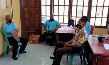 Sambangi-Kantor-Desa,-Bhabinkamtibmas-tingkatkan-koordinasi-cegah-Covid-19