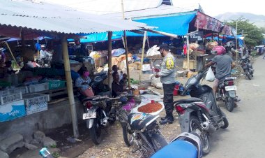 Personil-Polsek-Alok-Sambangi-Masyarakat-Sosialisasikan-Prokes-Covid-19