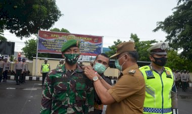 Bupati-Sikka-Pimpin-Apel-Gelar-Pasukan-Operasi-Lilin-Turangga-2020