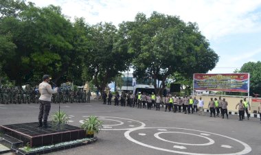 400-Personil-Gabungan-TNI-Polri-Dan-Instansi-Terkait-Lainnya,-Siap-Amankan-Malam-Pergantian-Tahun-Di-Sikka