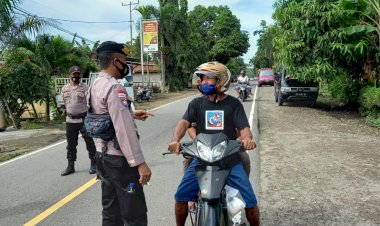 Polsek-Nita-Lakukan-Operasi-Yustisi-Terhadap-Pengendara-Di-Sepanjang-Jalan-Nita-Maumere