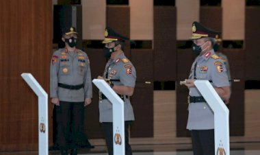 Dilantik-Kapolri-Jadi-Kabaintelkam,-Putra-Papua-Irjen-Paulus-Waterpauw-Resmi-Naik-Bintang-Tiga