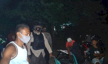 Cegah-Gangguan-Kamtibmas-Dan-Covid--19-Anggota-Polsek-Nelle-Lakukan-Patroli-Dialogis