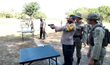 Sambut-Hari-Bhayangkara-ke-75,-Polres-Sikka-Gelar-Latihan-Menembak