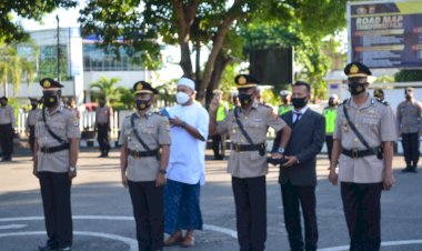 Kapolres-Sikka-Pimpin-Serah-Terima-Jabatan-Kapolsek-Nita-dan-Kapolsek-Bola,-Serta-Pelantikan-Kapolsek-Alok