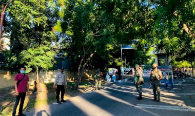 PPKM,-Polres-Sikka-Terjunkan-Personil-Pengamanan-di-3-Lokasi-Pasar-di-Kota-Maumere