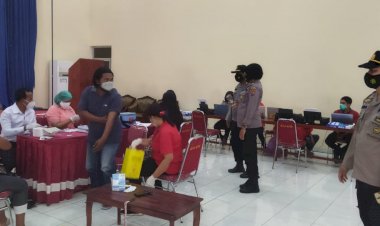 Polres-sikka-gelar-vaksinansi-merdeka-di-dua-lokasi-gereja