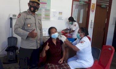 Polsek-nita-laksanakan-pengamanan-vaksinasi