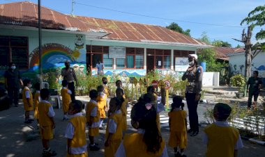 Operasi-Patuh,-Unit-Kamsel-Sat-Lantas-Ajarkan-Pendidikan-Lalu-Lintas-Kepada-Anak-TK-Bhayangkari-07-Maumere