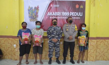 AKABRI-99-Peduli,-Gelar-Vaksinasi-Tahap-II-dan-Pembagian-Bansos-di-Aula-P.-A.-Tiwon-Polres-Sikka
