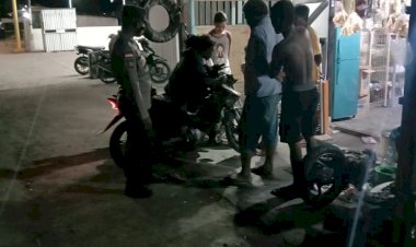 Patroli-Malam,-Polsek-Nita-Beri-Himbauan-Prokes-ke-Warga