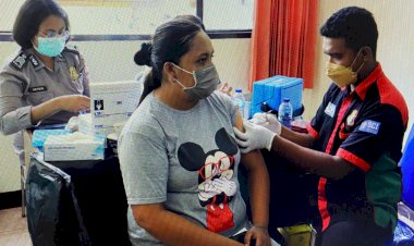 Polres-Sikka-dan-Perum-Bulog--menggelar-Gerai-Vaksin-Presisi-Dosis-II