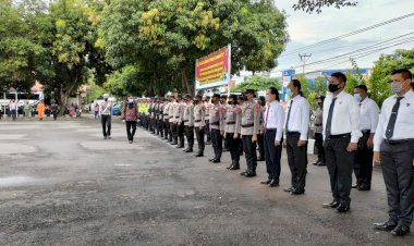 Menyongsong-Nataru,-Polres-Sikka-Laksanakan-Apel-Gelar-Pasukan-Operasi-Lilin-Ranakah-2021