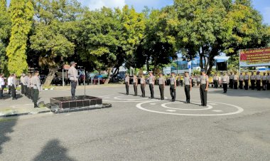 Kapolres-Sikka-Pimpin-Upacara-Korps-Raport-Kenaikan-Pangkat-Periode-1-Januari-2022