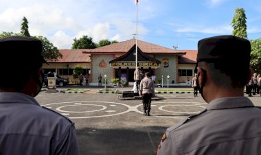 PIMPIN-APEL-PERDANA,-KAPOLRES-SIKKA-TEKANKAN-KEBERSIHAN--DAN-DISIPLIN-ANGGOTA