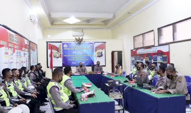 Pimpin-Latpra-Ops-Keselamatan,-Kapolres-Sikka-:-Berikan-Edukasi-Kepada-Masyarakat