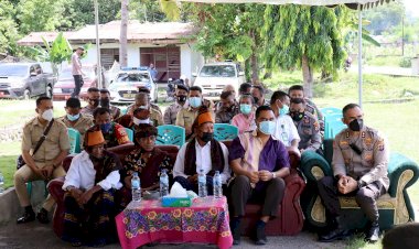 Kunjungan-Kerja-Kapolres-Sikka-bersama-Ketua-Bhayangkari-Cab.-Sikka-di-Polsek-Paga