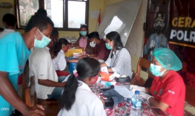 213-Orang-Terima-Vaksinasi-Covid-19-oleh-Gerai-Vaksin-Presisi-Polres-Sikka-di-SDK-Riit