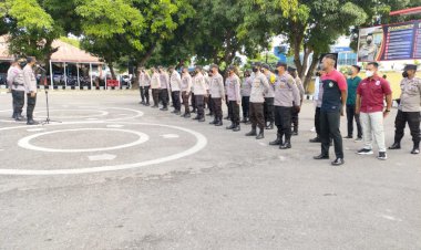 Apel-Pengecekan-Persiapan-Personil-BKO-Polres-Sikka-Atas-Kunjungan-Bapak-Presiden-RI.-1-Di-Kabupaten-Ende.