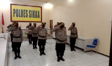 Wakapolres-Sikka-Ikuti-Upacara-Serah-Terima-Jabatan-Melalui-Zoom-Meeting.