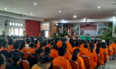 Kapolda-NTT-Memberikan-Kuliah-Umum-Di-Universitas-Nusa-Nipa-Maumere