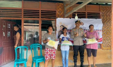Polda-NTT-melalui-Polres-Sikka-dan-Ende-Salurkan-Bantuan-Kemanusian-dari-Kapolri-untuk-Masyarakat