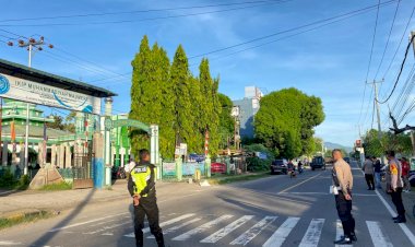 Polres-Sikka-Gelar-Pengamanan-Sholat-Idul-Fitri-Muhammadiyah