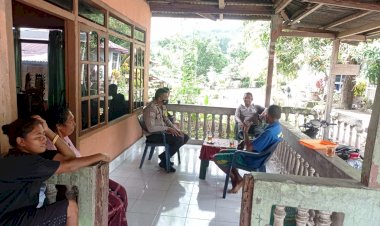 Bhabinkamtibmas-Polsek-Paga-Rutin-Lakukan-Sambang-Warga