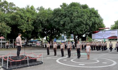 Kapolres-Sikka-Pimpin-Upacara-Korps-Raport-Kenaikan-Pangkat-Periode-1-Juli-2023