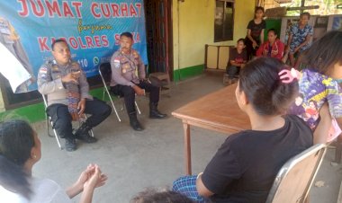 Kasat-Binmas-Terima-Keluhan-Masyarakat-Saat-Jumat-Curhat