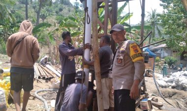 Masyarakat-Pulau-Palue-Bersukacita:-Sumur-Bor-Bantuan-Kapolri-dan-Ketua-Umum-Bhayangkari-Akhirnya-Mengeluarkan-Air-Bersih