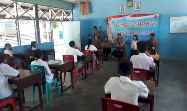 Jumat-Curhat-Bersama-Pelajar-SMA-PLK-Maumere