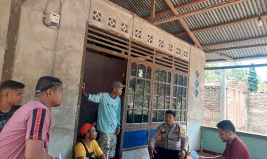 Penuh-Keakraban,-Bhabinkamtibmas-Pospol-Ndete-Sambang-Warga-Binaanya