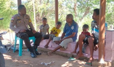 Kegiatan-Sambang-Bhabinkamtibmas-Desa-Koting-D-untuk-Menjaga-Kondisi-Kamtibmas