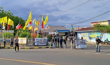 Aksi-Mimbar-Bebas-HMI-Cabang-Persiapan-Maumere,-Polres-Sikka-Lakukan-Pengamanan