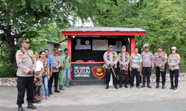 Gelar-Jumat-Curhat,-Kapolres-Sikka-Resmikan-Pos-Kamling-Dusun-Wairhubing