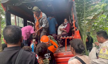 Polda-NTT-Bergerak-Cepat:-Evakuasi-Korban-Erupsi-Gunung-Lewotobi-di-Lewodulen.-