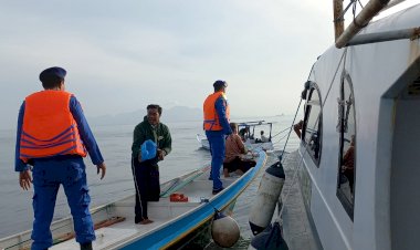 Patroli-Rutin-Sat-Polairud-Polres-Sikka-di-Perairan-Sikka