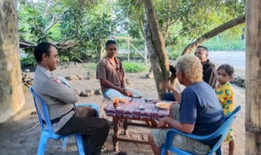 Bhabinkamtibmas-Desa-Hokor-Lakukan-Sambang-dan-Patroli-Dialogis-untuk-Meningkatkan-Kondusifitas-Kamtibmas