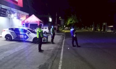 Kegiatan-Patroli-Lampu-Biru-di-Wilayah-Hukum-Polres-Sikka:-Menciptakan-Keselamatan-dan-Ketaatan-Berlalu-Lintas
